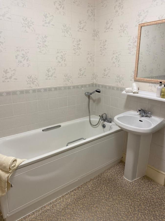 The Kingswood Guest House - Adult Only Веймут Екстер'єр фото